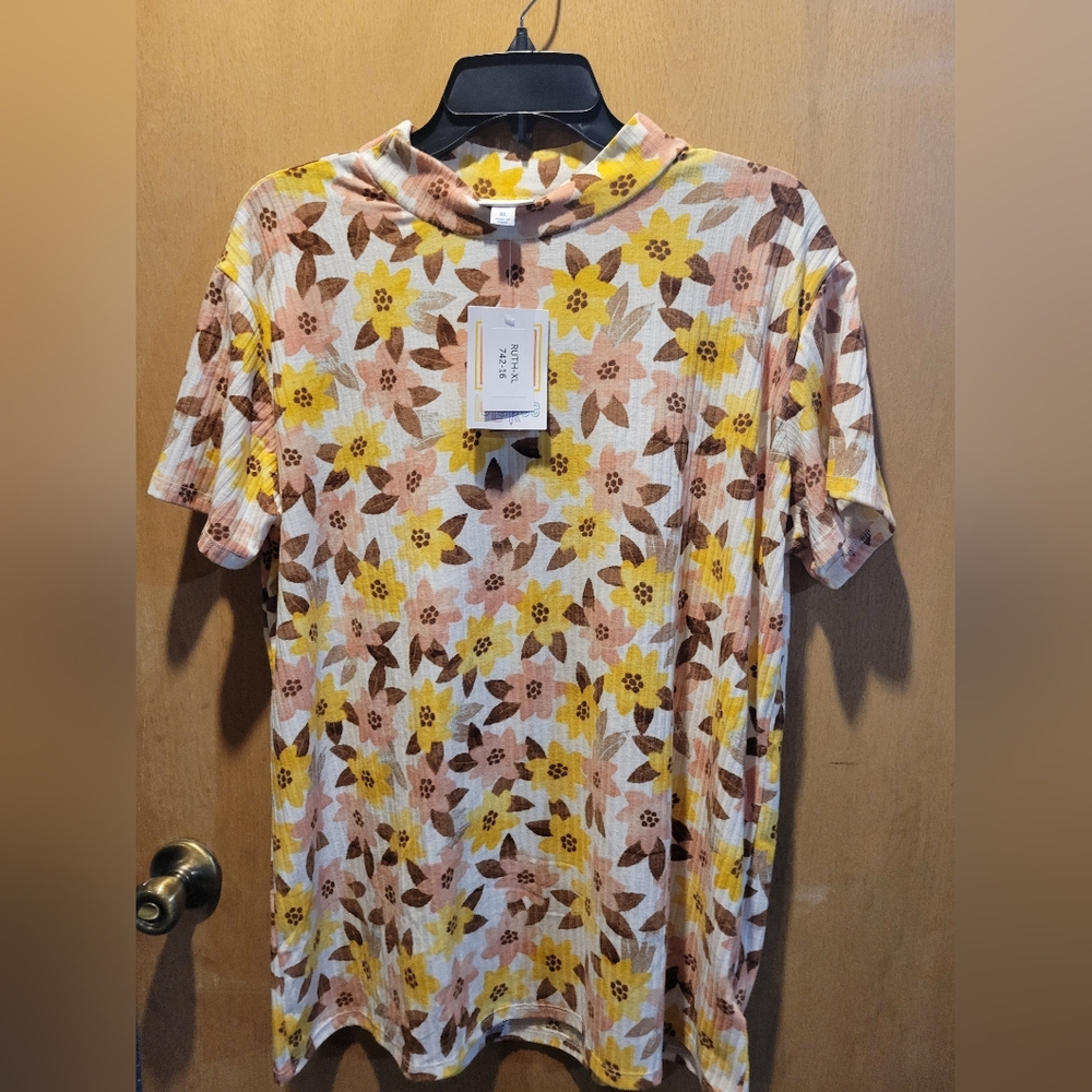 LulaRoe Ruth Top